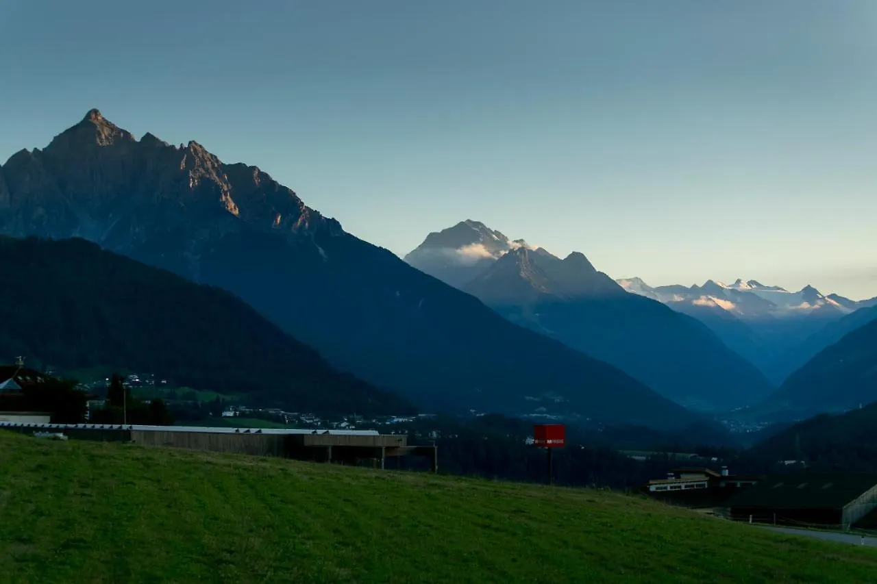 Apartment Wiesenhof - NATUR&WEITBLICK über Innsbruck - Ladestation für Elektroautos 0*,